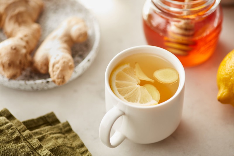 Có thể sử dụng trà gừng giảm đau bụng kinh theo nhiều cách khác nhau